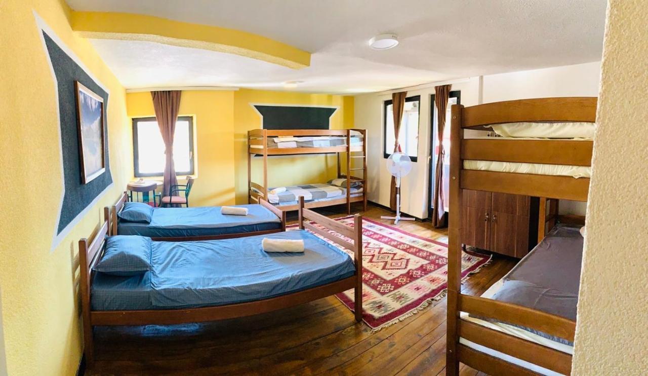Central Hostel Печ Экстерьер фото